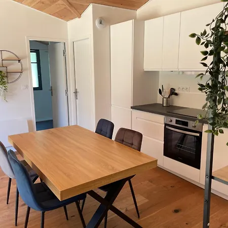 Maison 2 Chambres, Petit Piquey 호텔 *